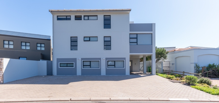 5 Bedroom Property for Sale in Calypso Beach Western Cape